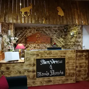 https://lescale-blanche.fr-provencehotel.com